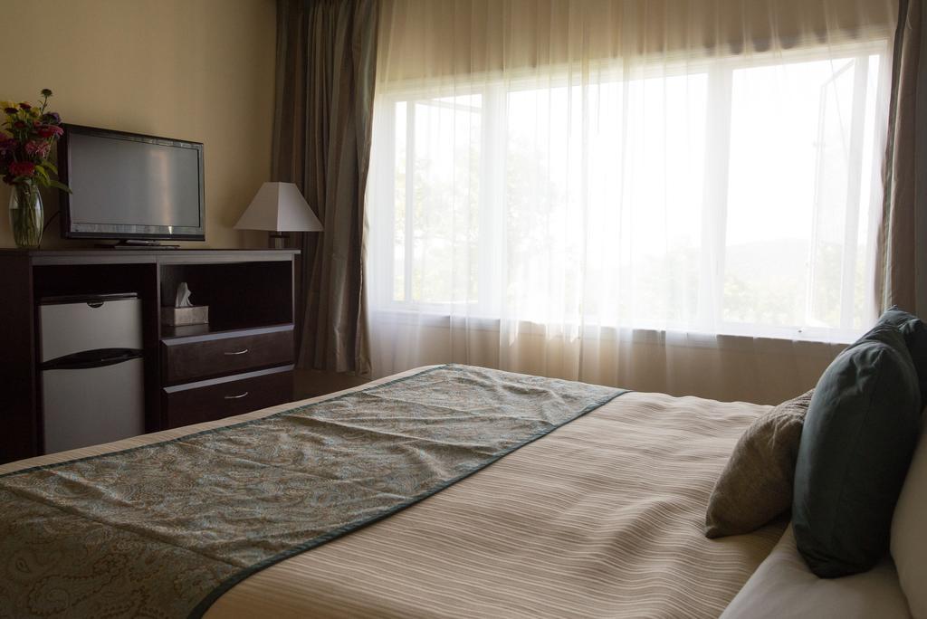 Art Of Living Retreat Center Hotel Bamboo Buitenkant foto